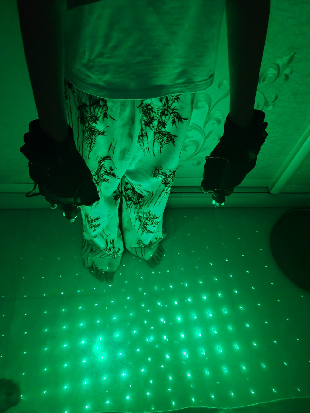 Зеленые лазерные перчатки Lase – обзор и цена Led Gloves Music